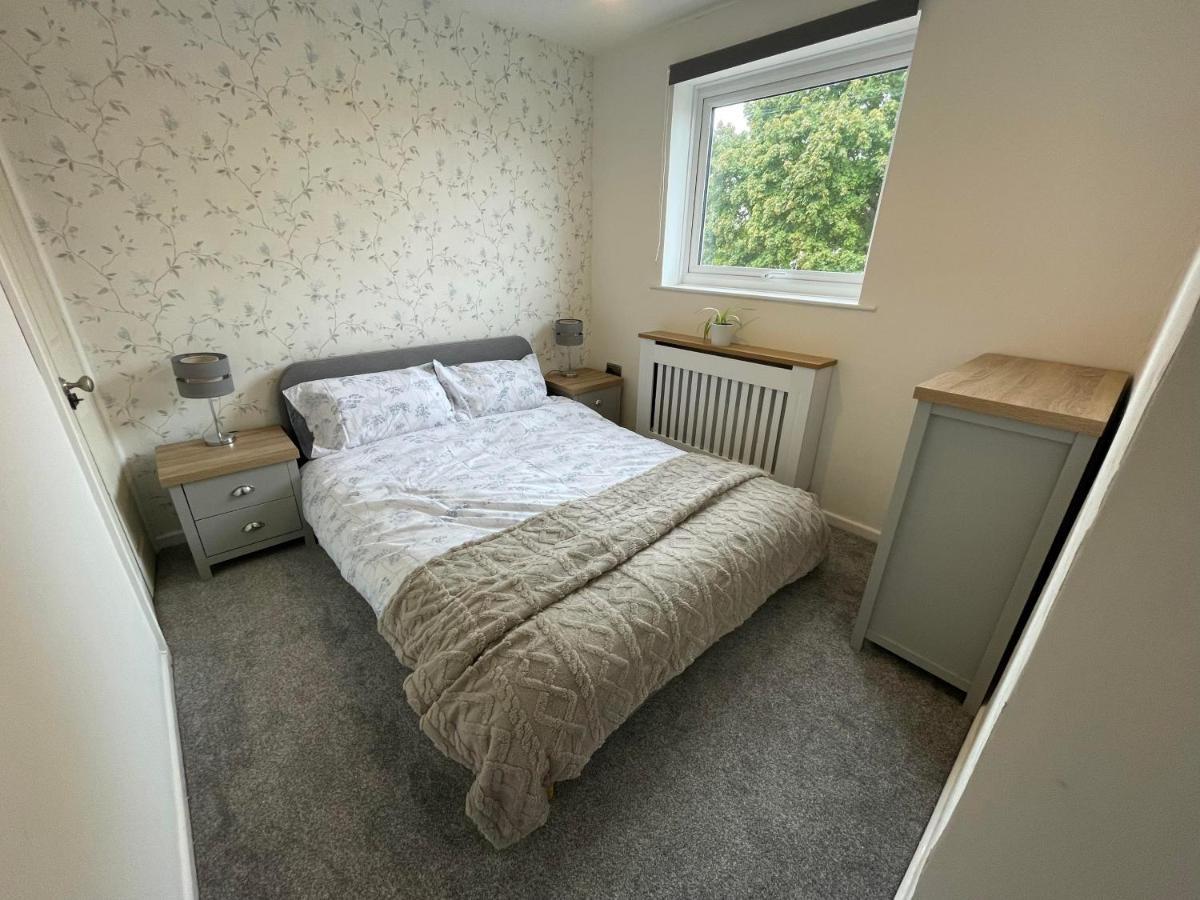 Leominster 3 Bedroom House Parking Garden Private Dış mekan fotoğraf