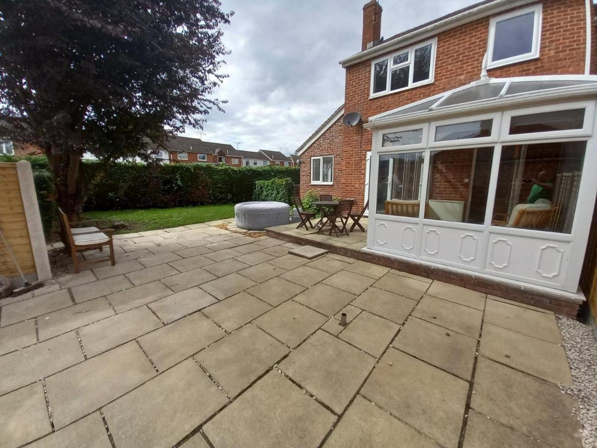 Leominster 3 Bedroom House Parking Garden Private Dış mekan fotoğraf