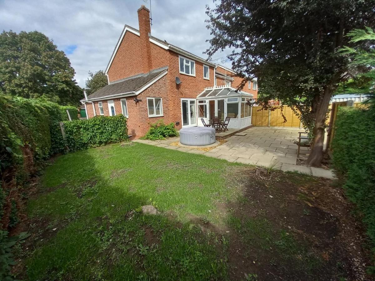 Leominster 3 Bedroom House Parking Garden Private Dış mekan fotoğraf