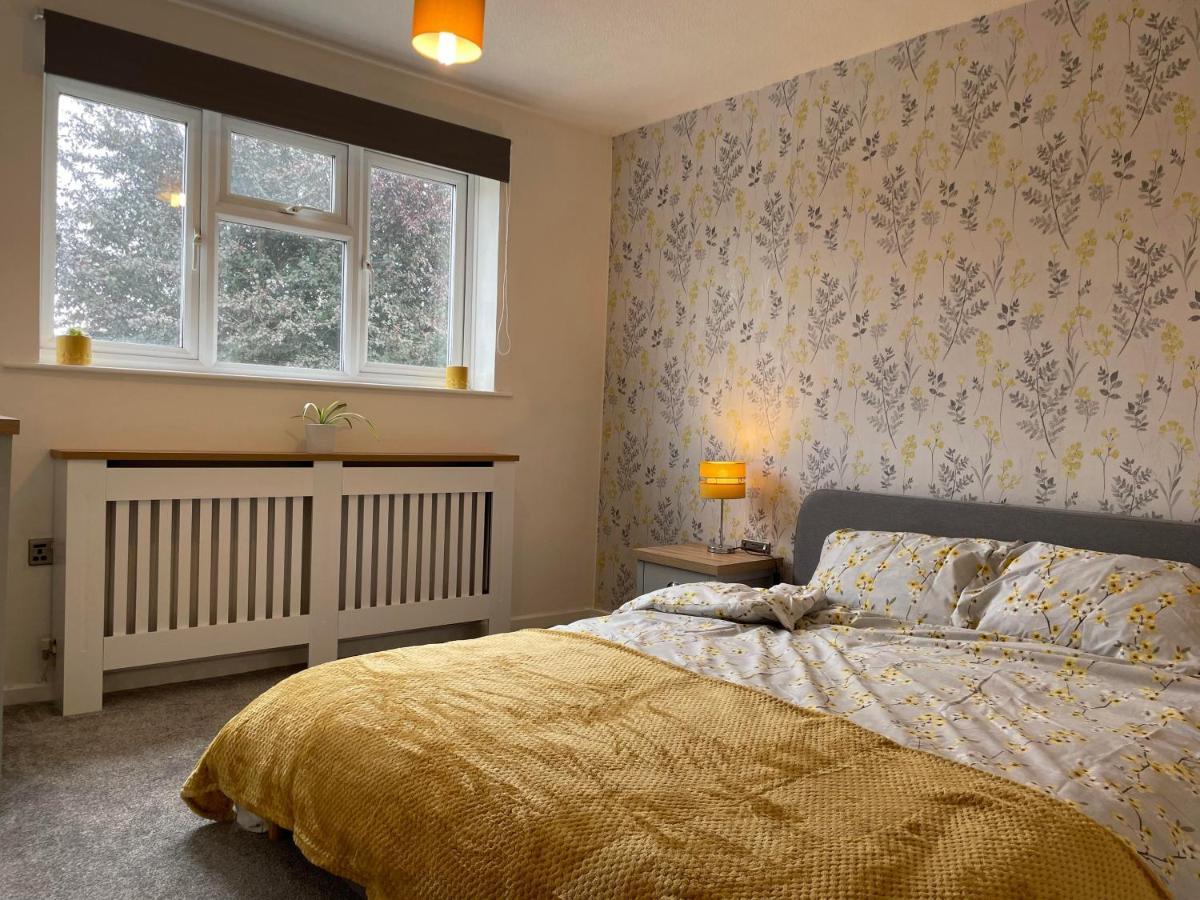 Leominster 3 Bedroom House Parking Garden Private Dış mekan fotoğraf