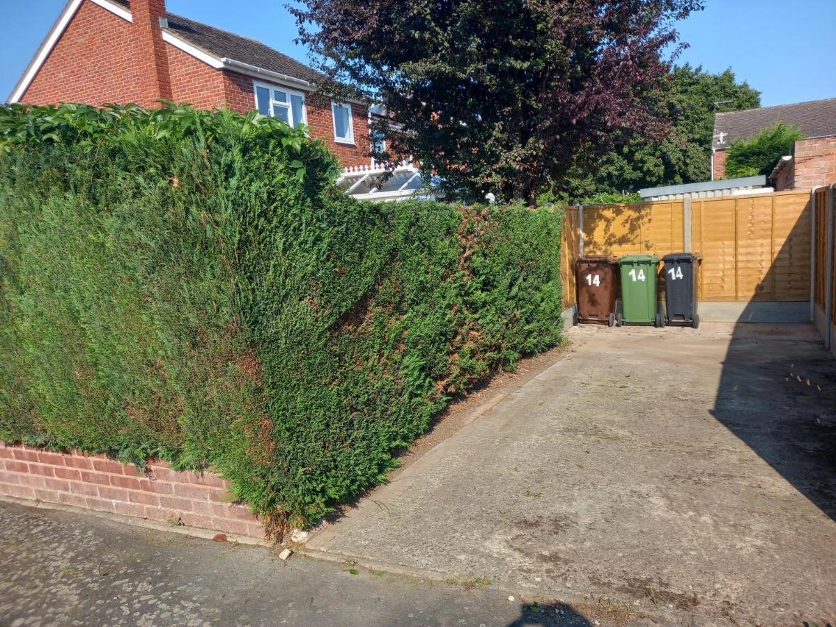 Leominster 3 Bedroom House Parking Garden Private Dış mekan fotoğraf