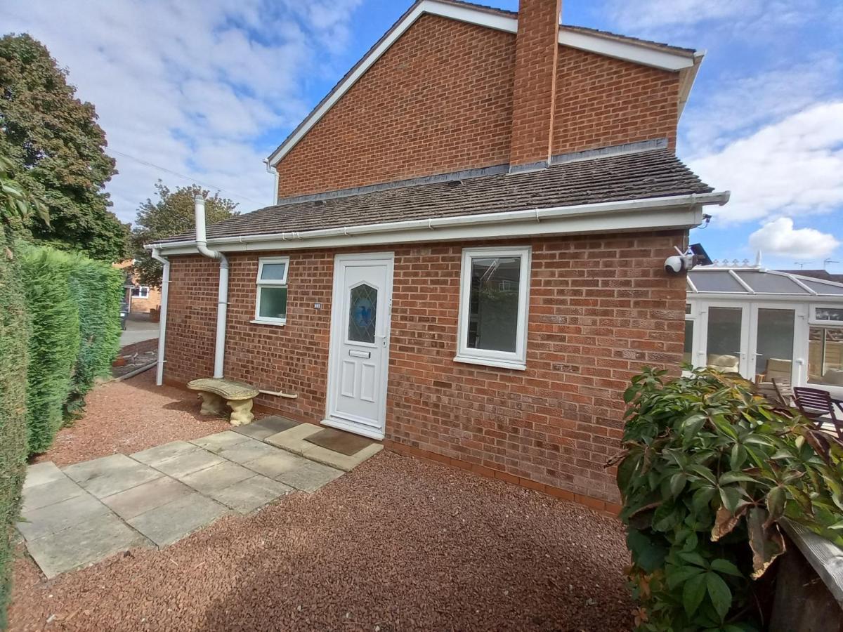 Leominster 3 Bedroom House Parking Garden Private Dış mekan fotoğraf