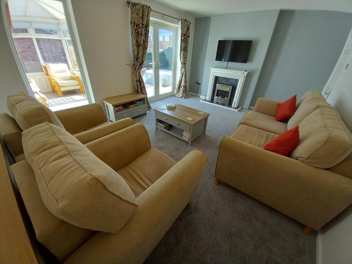Leominster 3 Bedroom House Parking Garden Private Dış mekan fotoğraf