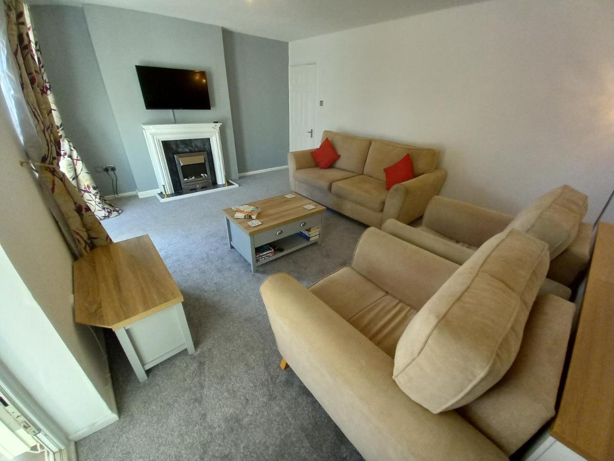 Leominster 3 Bedroom House Parking Garden Private Dış mekan fotoğraf