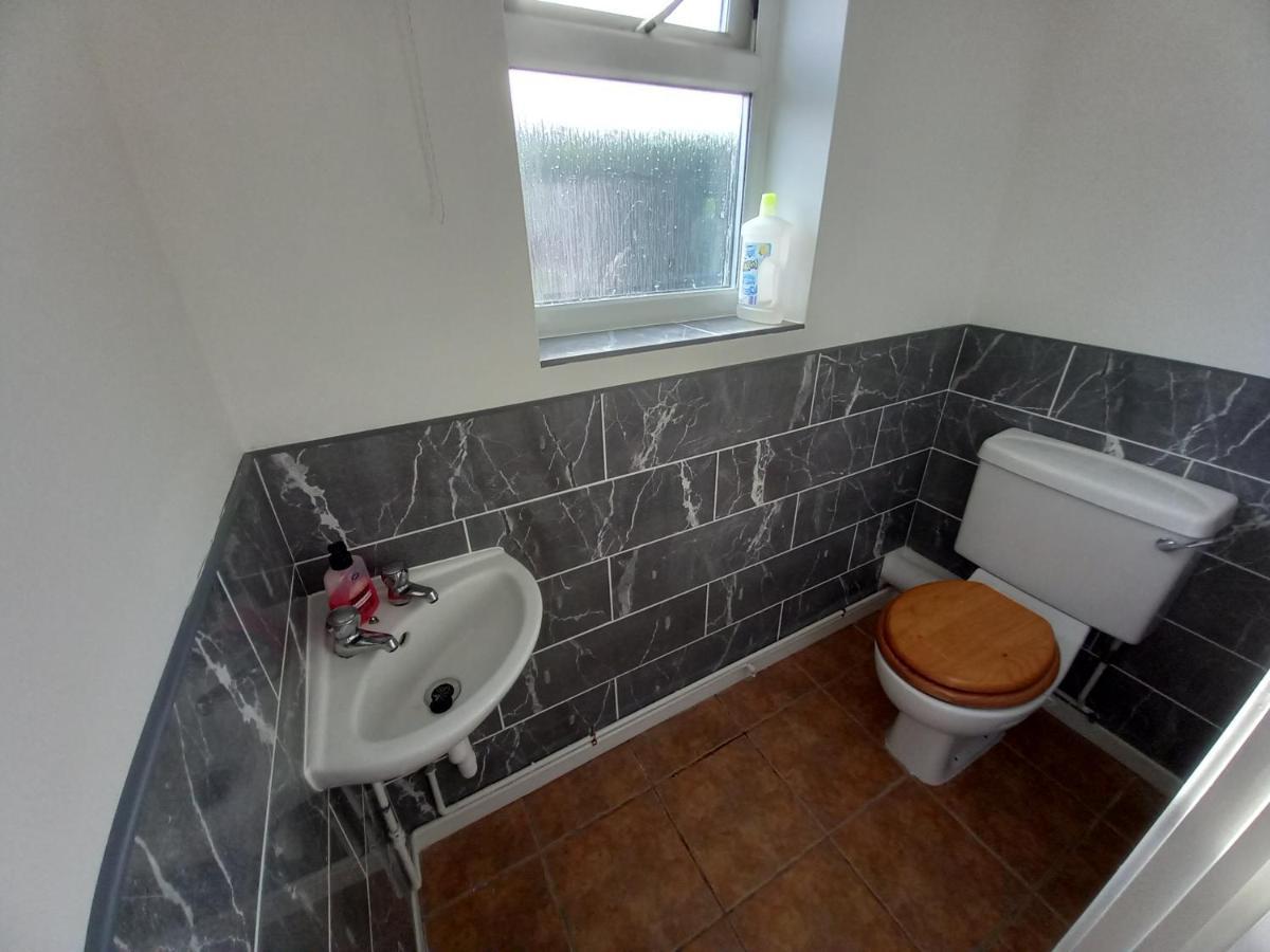 Leominster 3 Bedroom House Parking Garden Private Dış mekan fotoğraf