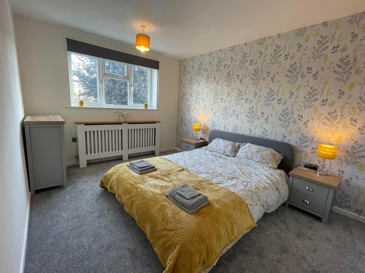 Leominster 3 Bedroom House Parking Garden Private Dış mekan fotoğraf