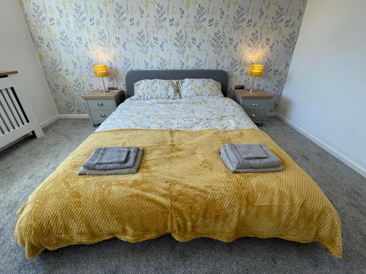 Leominster 3 Bedroom House Parking Garden Private Dış mekan fotoğraf