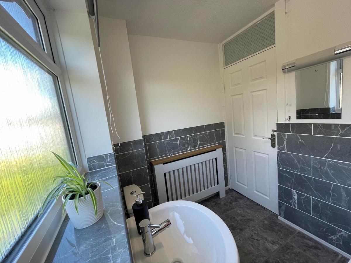 Leominster 3 Bedroom House Parking Garden Private Dış mekan fotoğraf